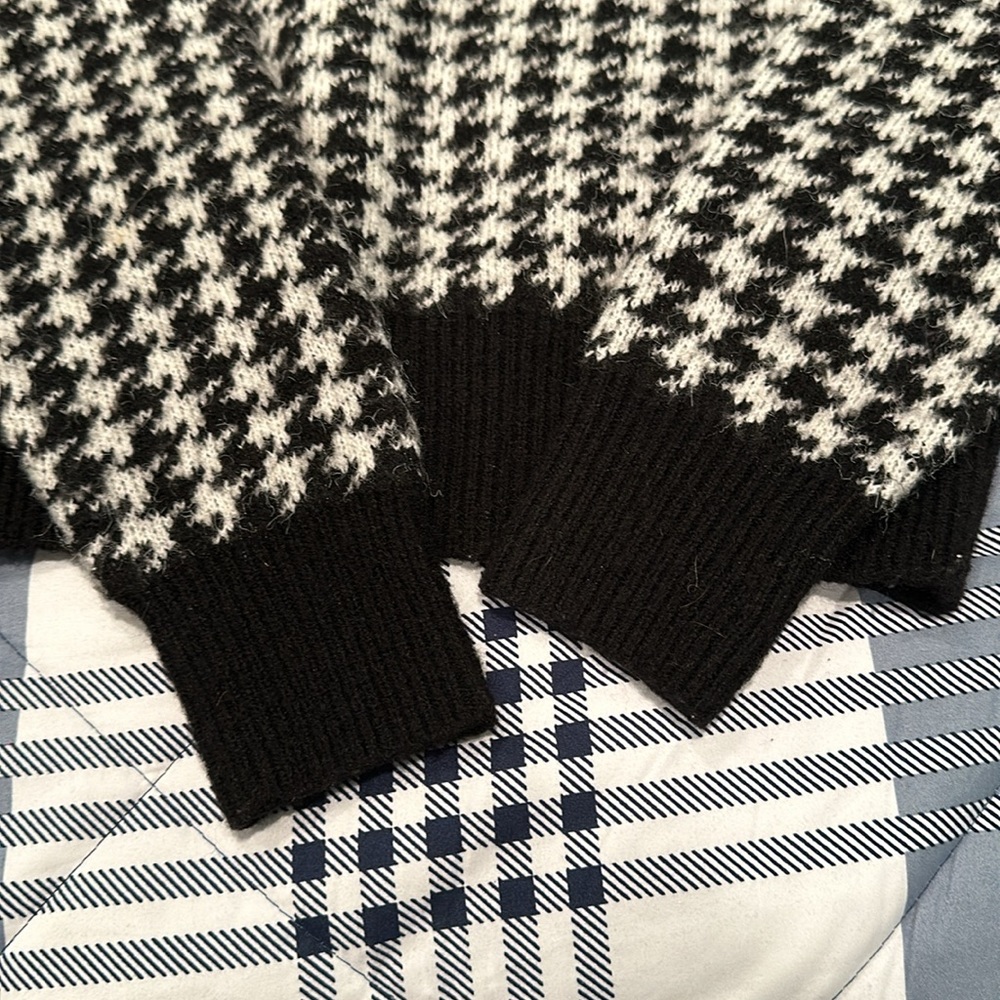 Houndstooth sweater - Picture 3 of 7